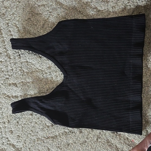 Tank tops group of 5 - Picture 2 of 5